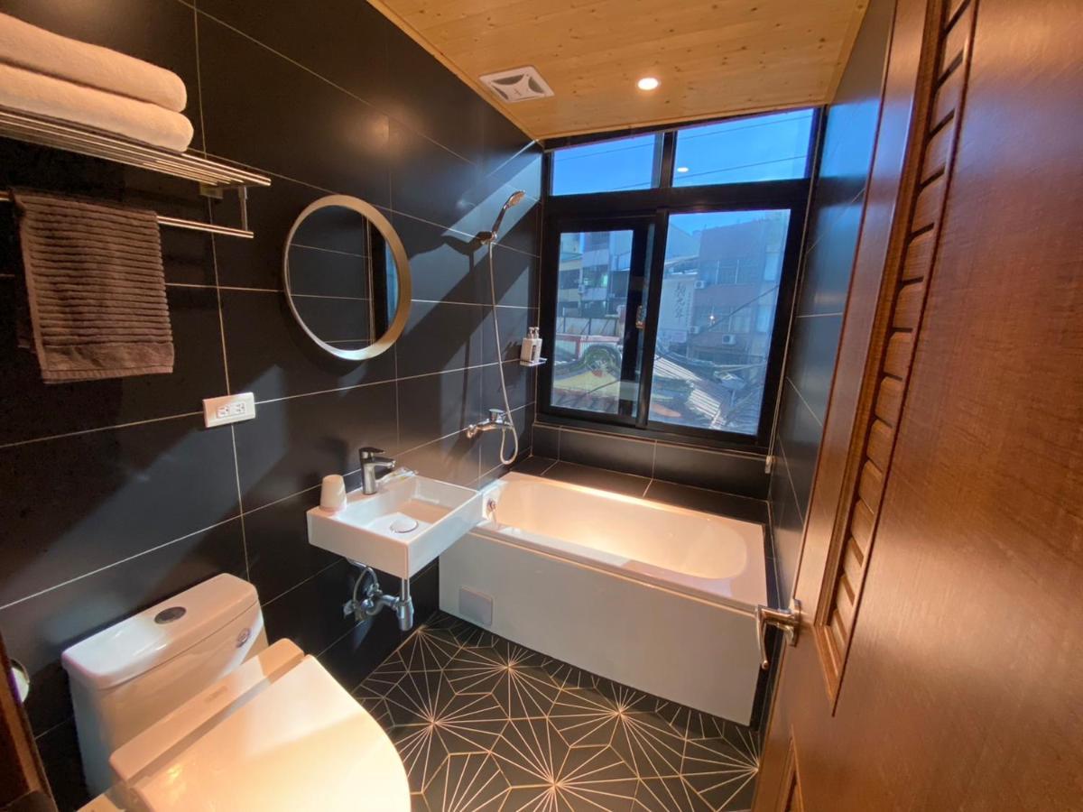良文旅2館ryou Hotel Vintage - II Tainan Eksteriør billede